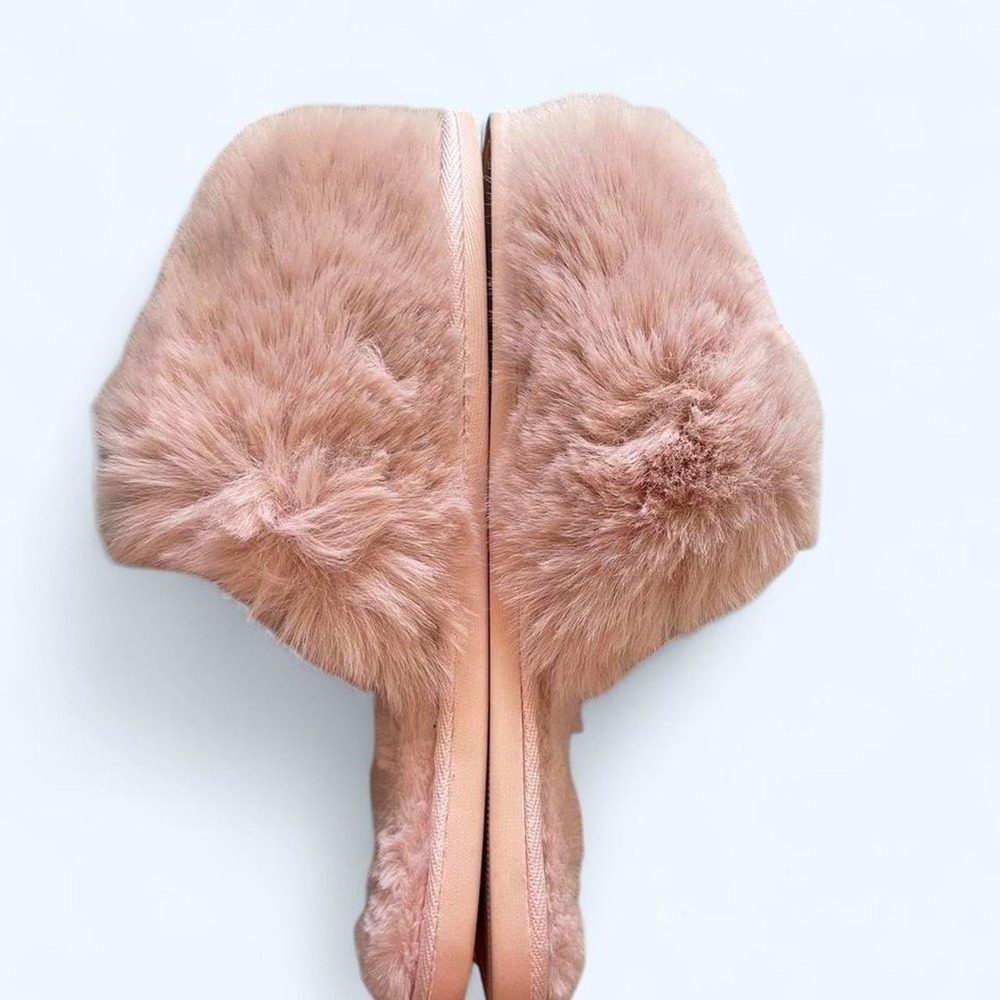 Pink faux fur fuzzy slippers size 10 by Rachel Zoe - Picture 5 of 7